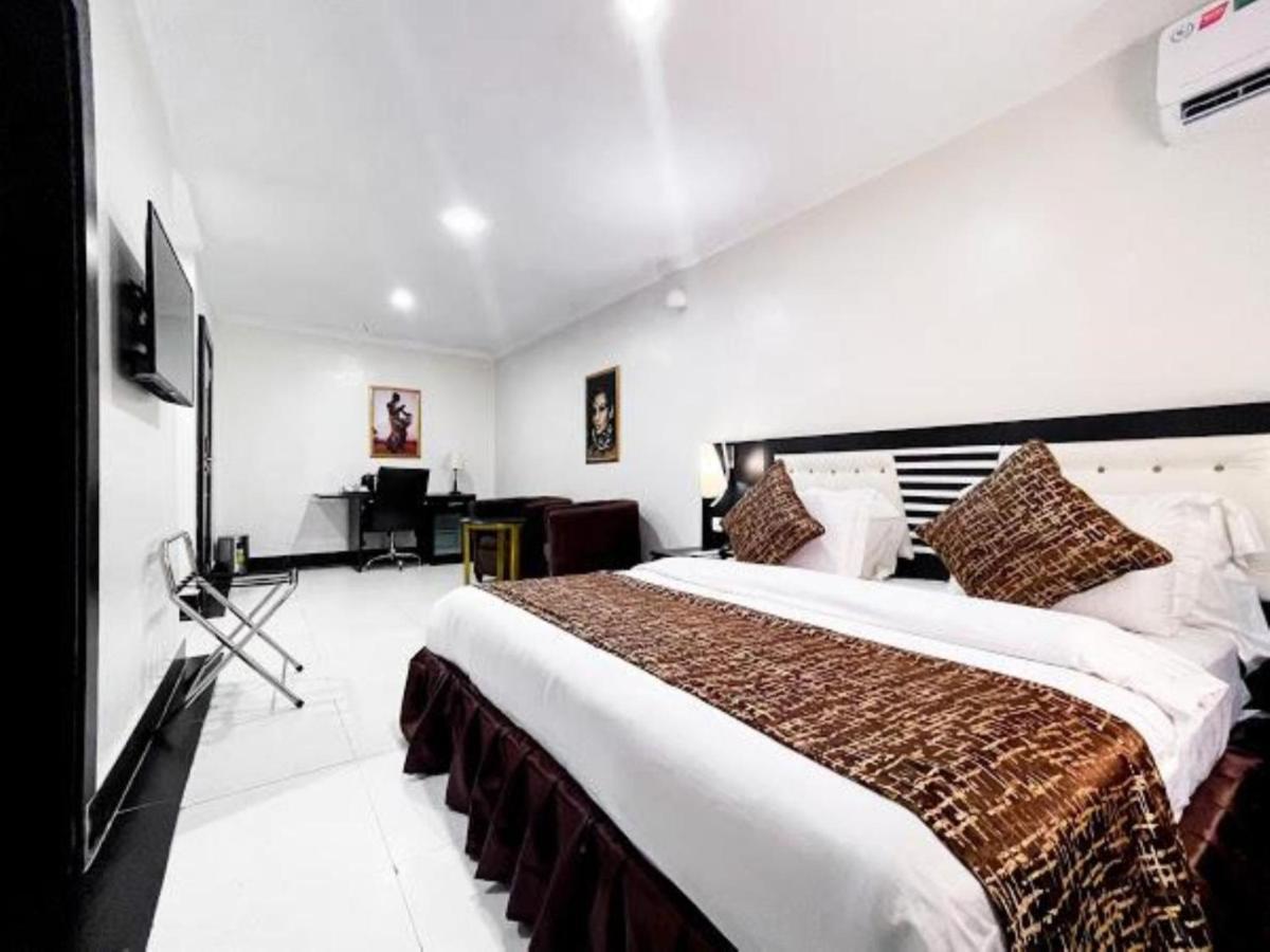 Pasadena Suites Lekki Bagian luar foto